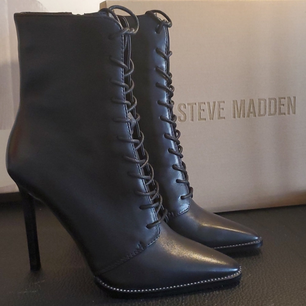STEVE MADDEN RHINESTONE ETCHED BOOT